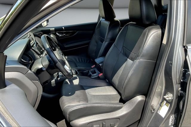 Used 2022 Gray Nissan SL image 22