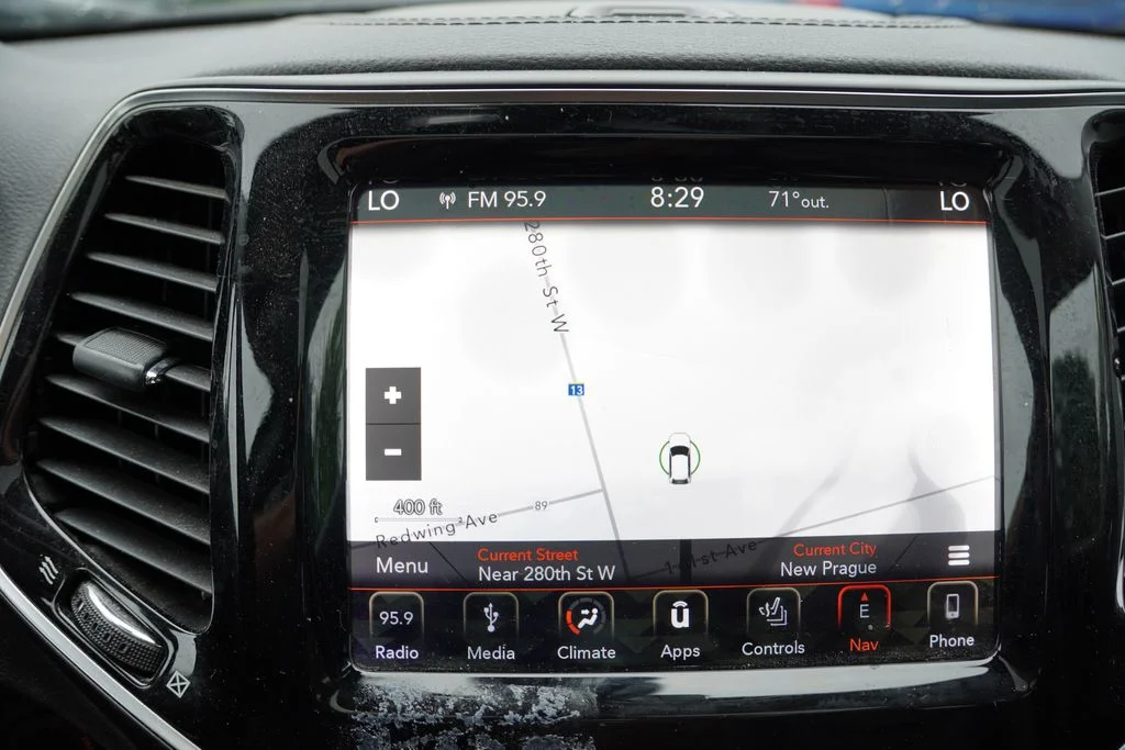 Used 2019 White Jeep Limited image 6
