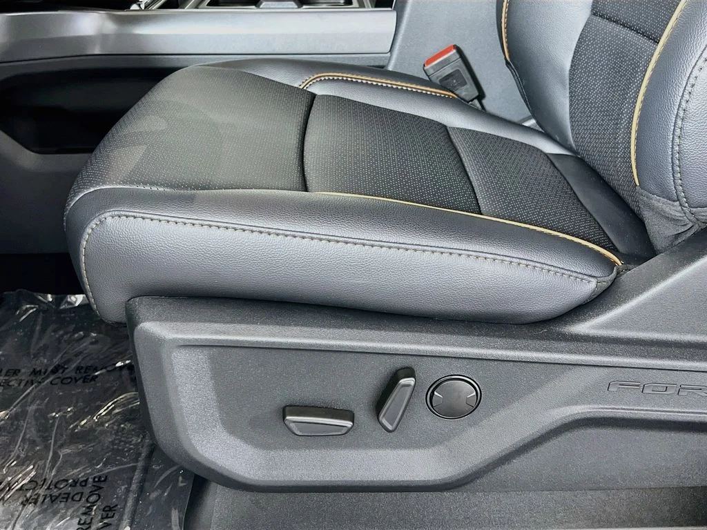 New 2026 Oxford White Ford Lariat image 23
