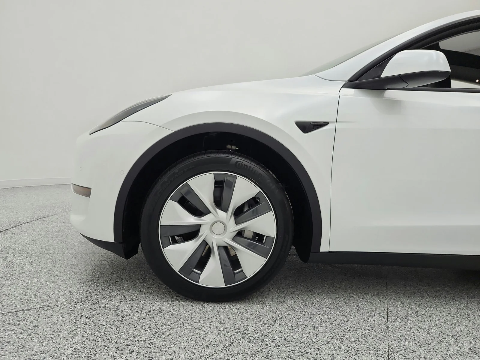 Used 2022 Pearl White Multi-Coat Tesla Long Range AWD image 16