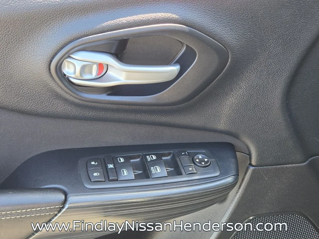 Used 2016 Black Jeep Latitude image 20