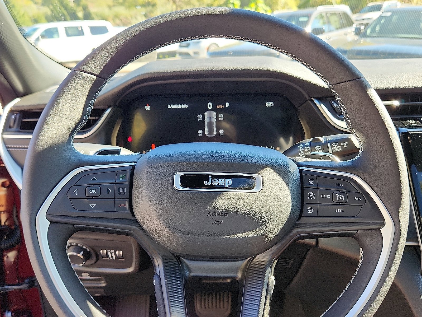 2025 Jeep Grand Cherokee Laredo - Photo 13