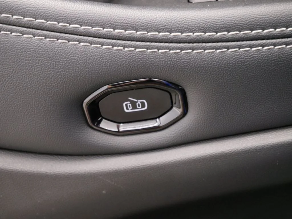 2026 Jeep Cherokee Laredo - Photo 19