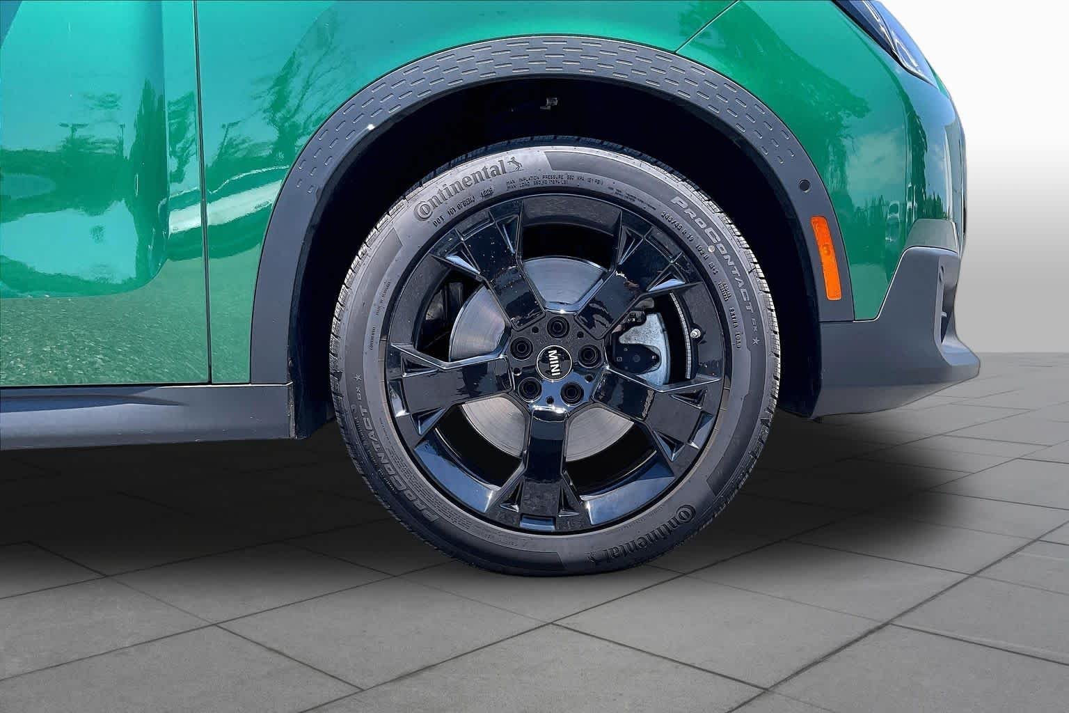 Used 2025 British Racing Green IV Metallic MINI S image 10