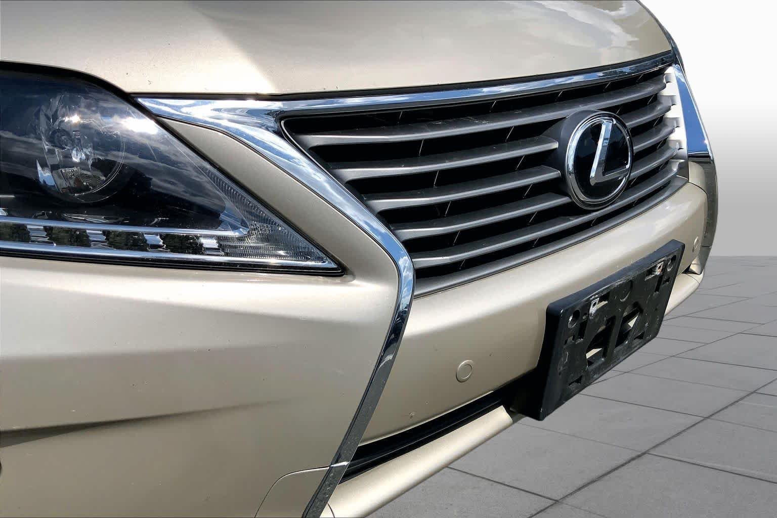 Used 2015 Satin Cashmere Metallic Lexus  image 30