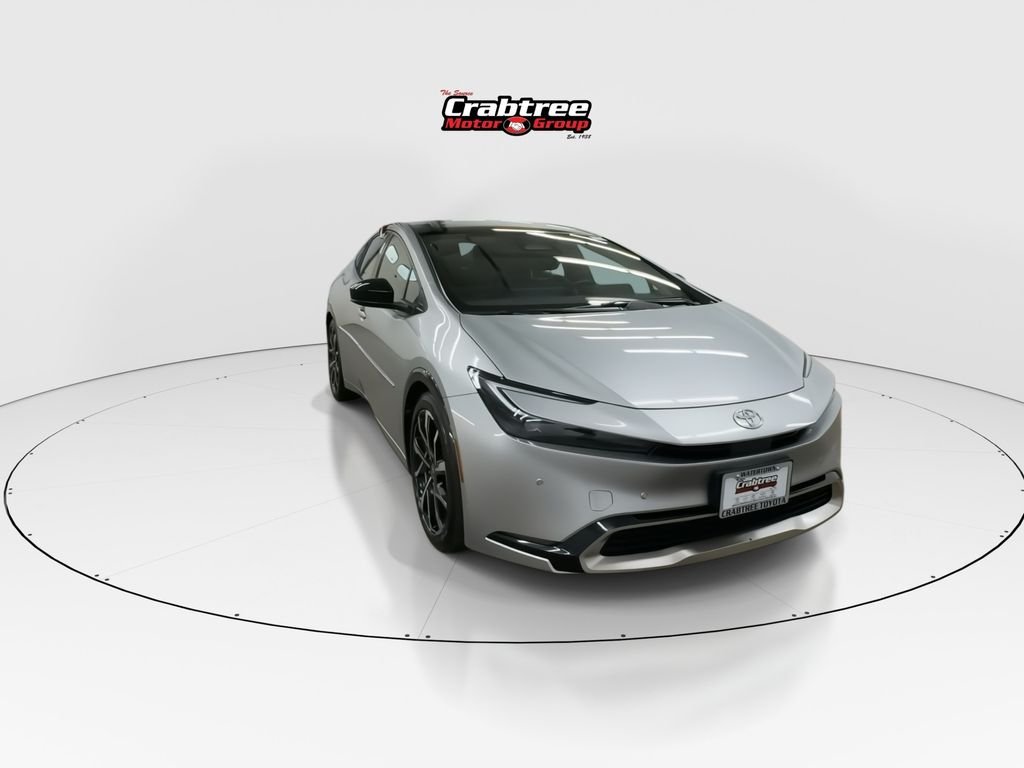Used 2023  Toyota XSE image 2