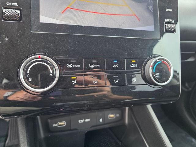 Used 2023 White Hyundai SEL image 27