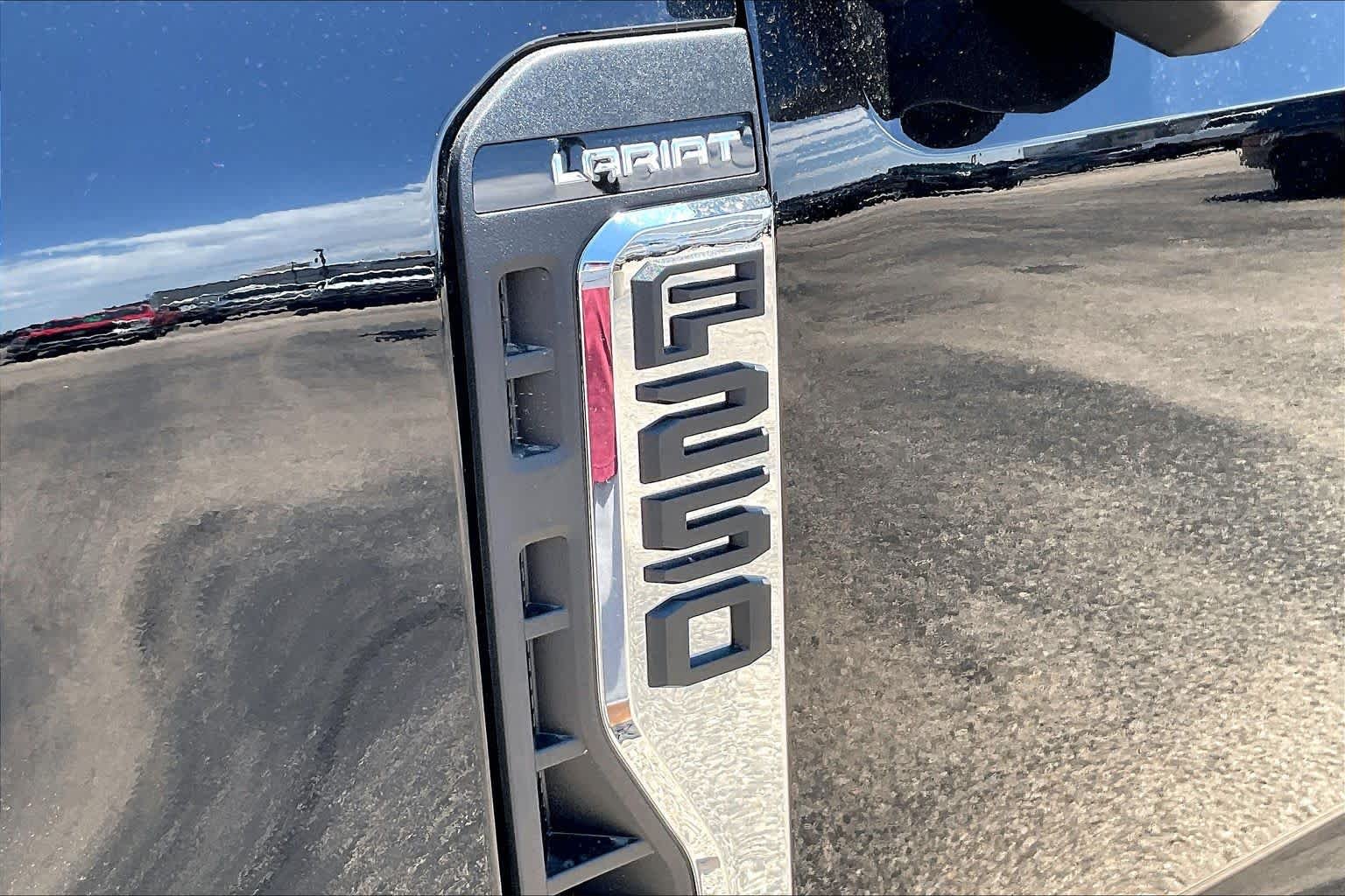 New 2026 Agate Black Metallic Ford F-250® Lariat® image 15