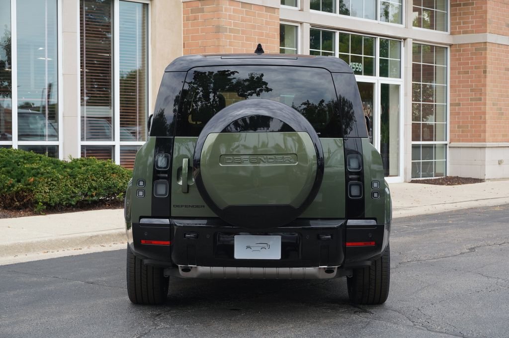New 2026 Woolstone Green Land Rover X-Dynamic SE image 5