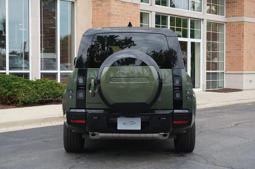 New 2026 Woolstone Green Land Rover X-Dynamic SE image 5