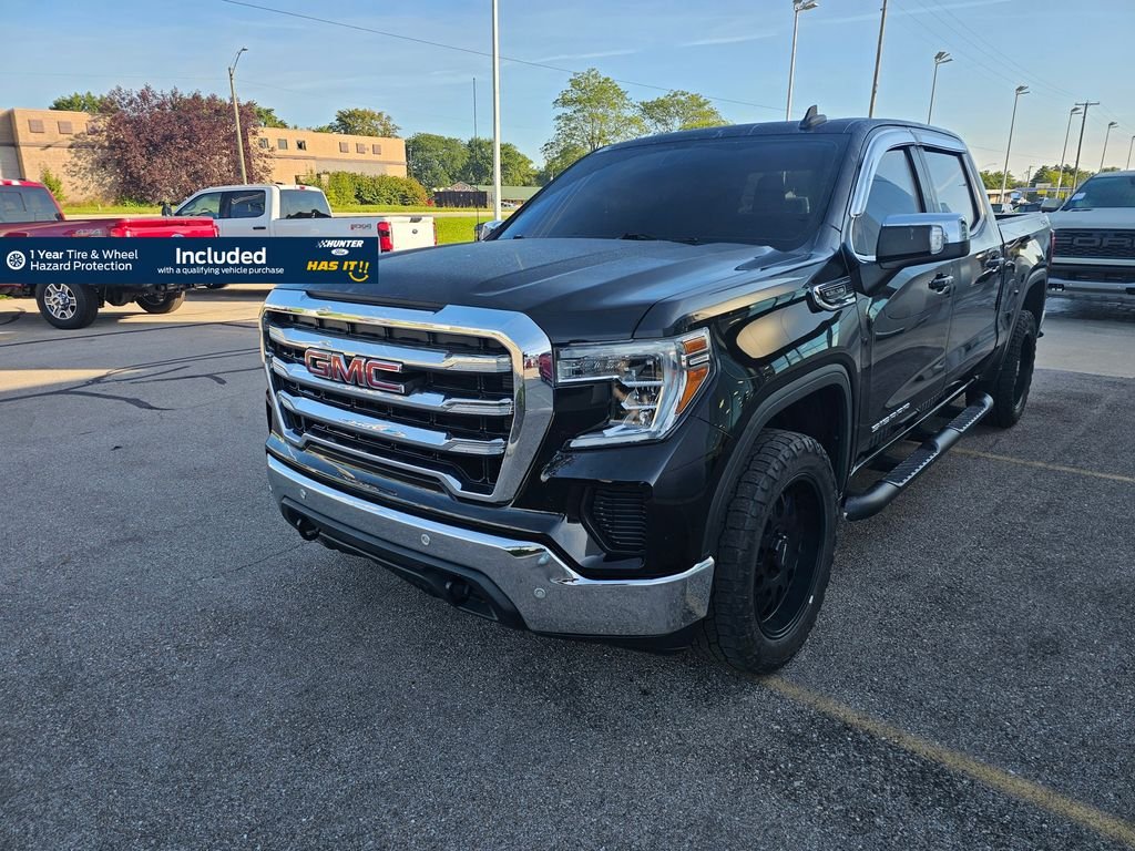 Used 2019 Black GMC SLE image 13