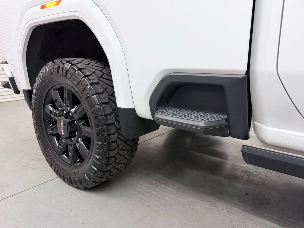 Used 2024 White GMC AT4 image 48