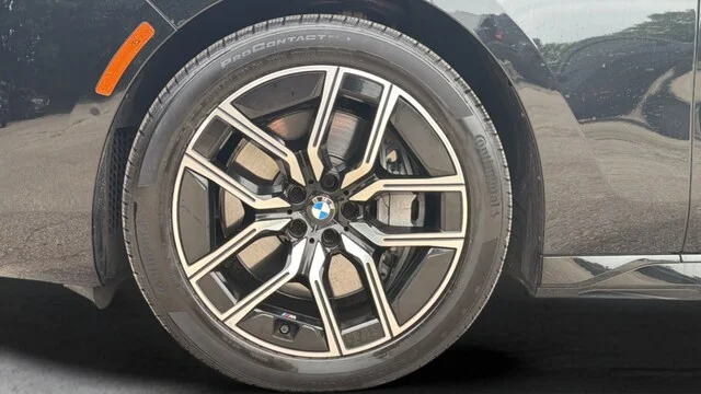 Used 2025 Black Sapphire Metallic BMW 760i xDrive image 61