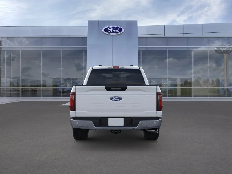New 2026 Oxford White Ford XLT image 5