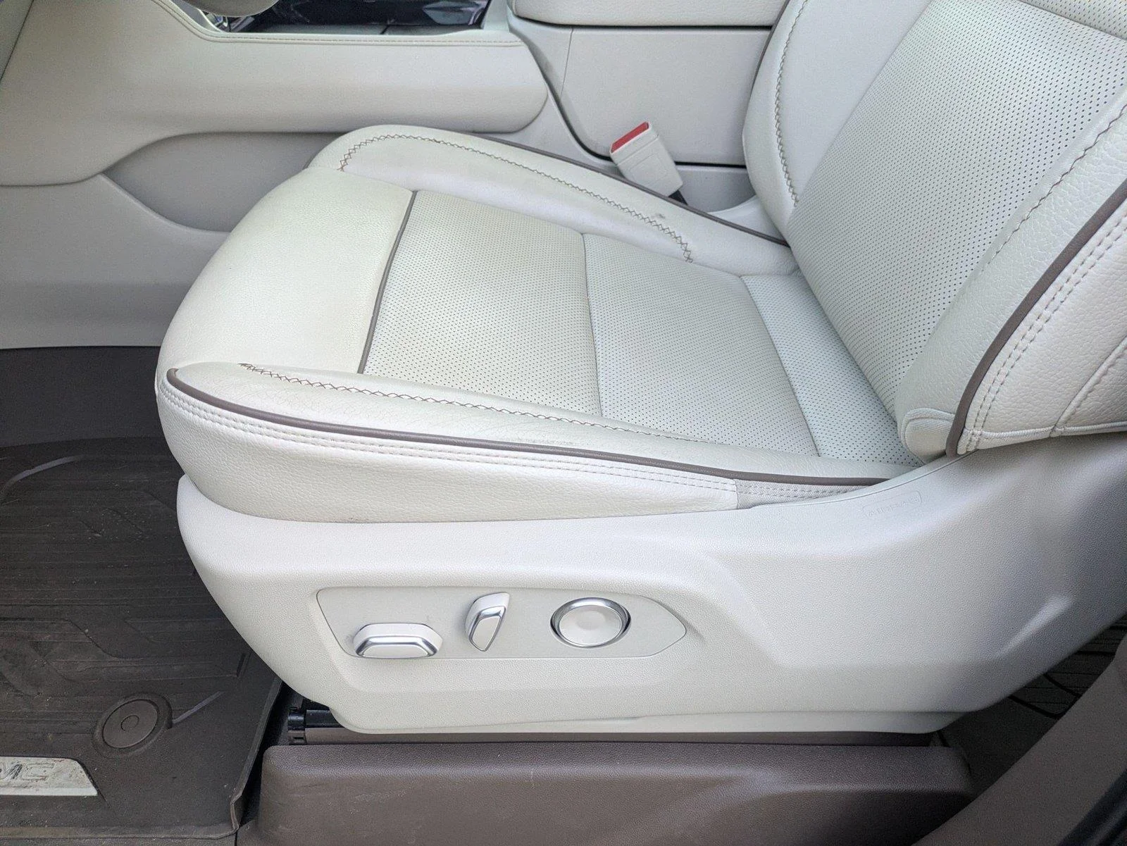 Used 2024 Midnight Blue Metallic GMC Denali image 16