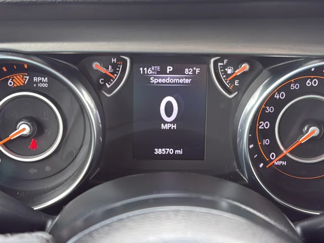 Used 2023 Red Jeep Sport S image 22