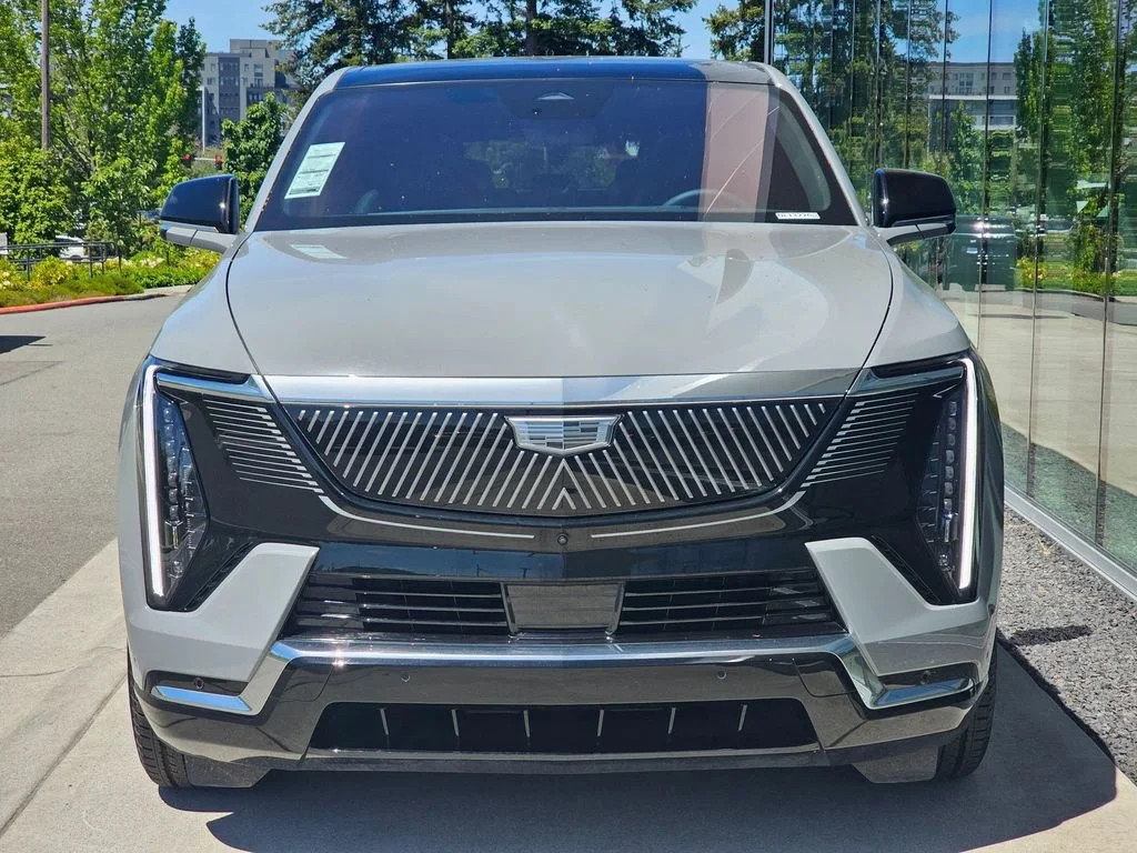 New 2026 Luna Metallic Cadillac Luxury image 8
