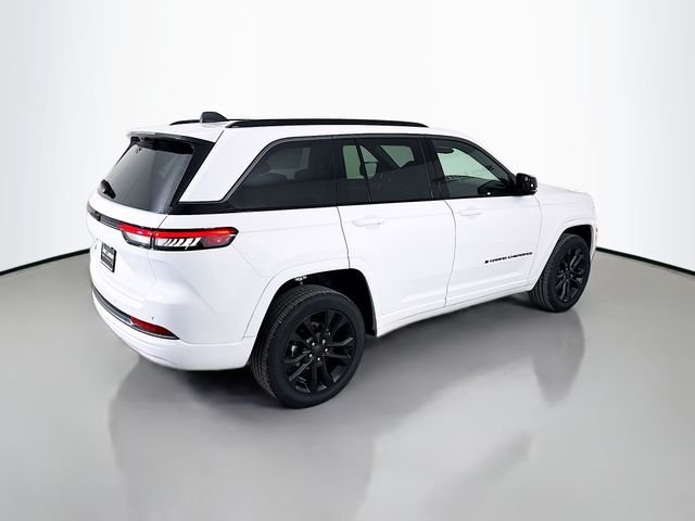 New 2026 Bright White Clear-Coat Exterior Paint Jeep Limited Reserve image 7