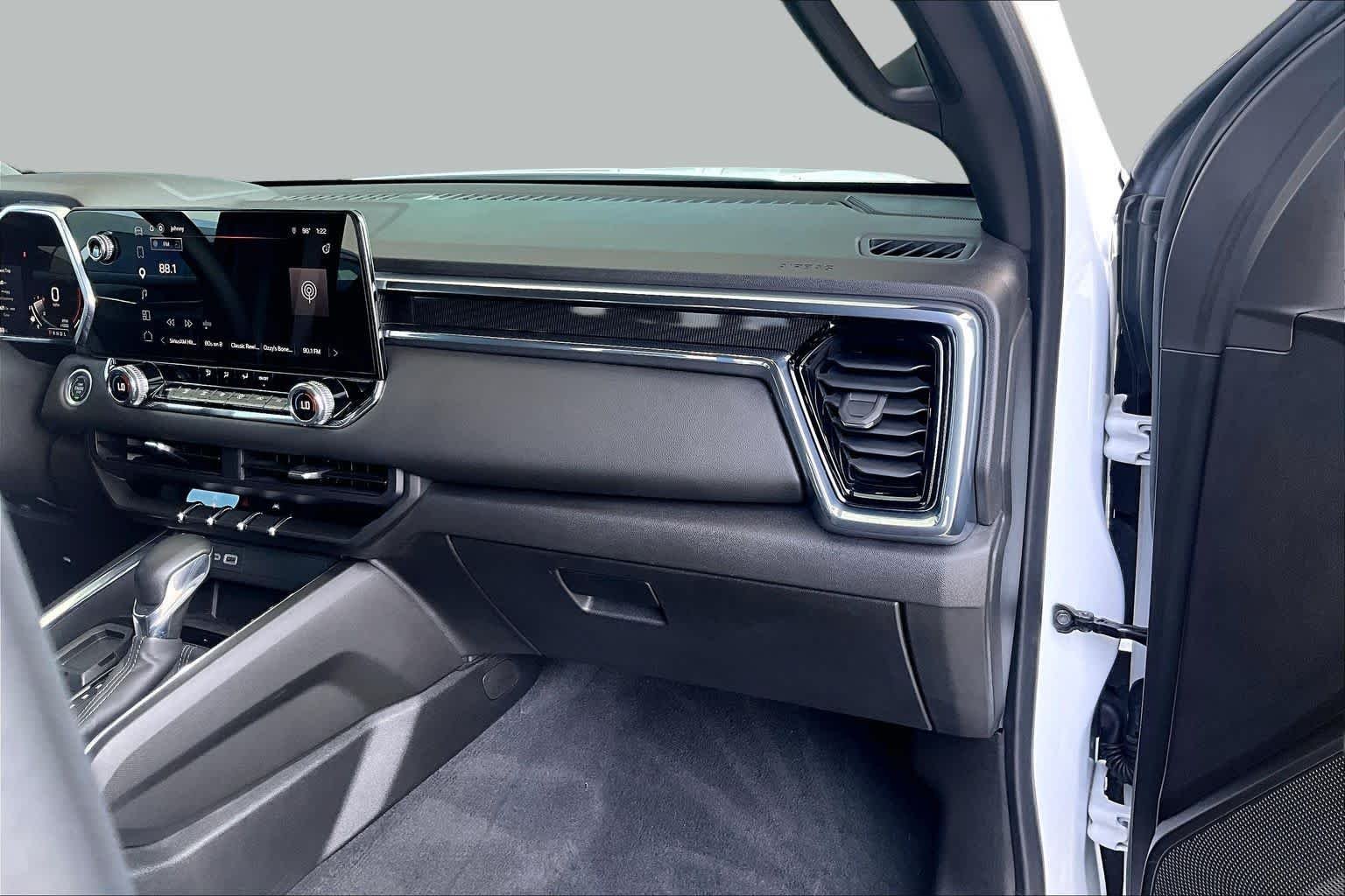 Used 2024 Summit White GMC 2WD Elevation image 17