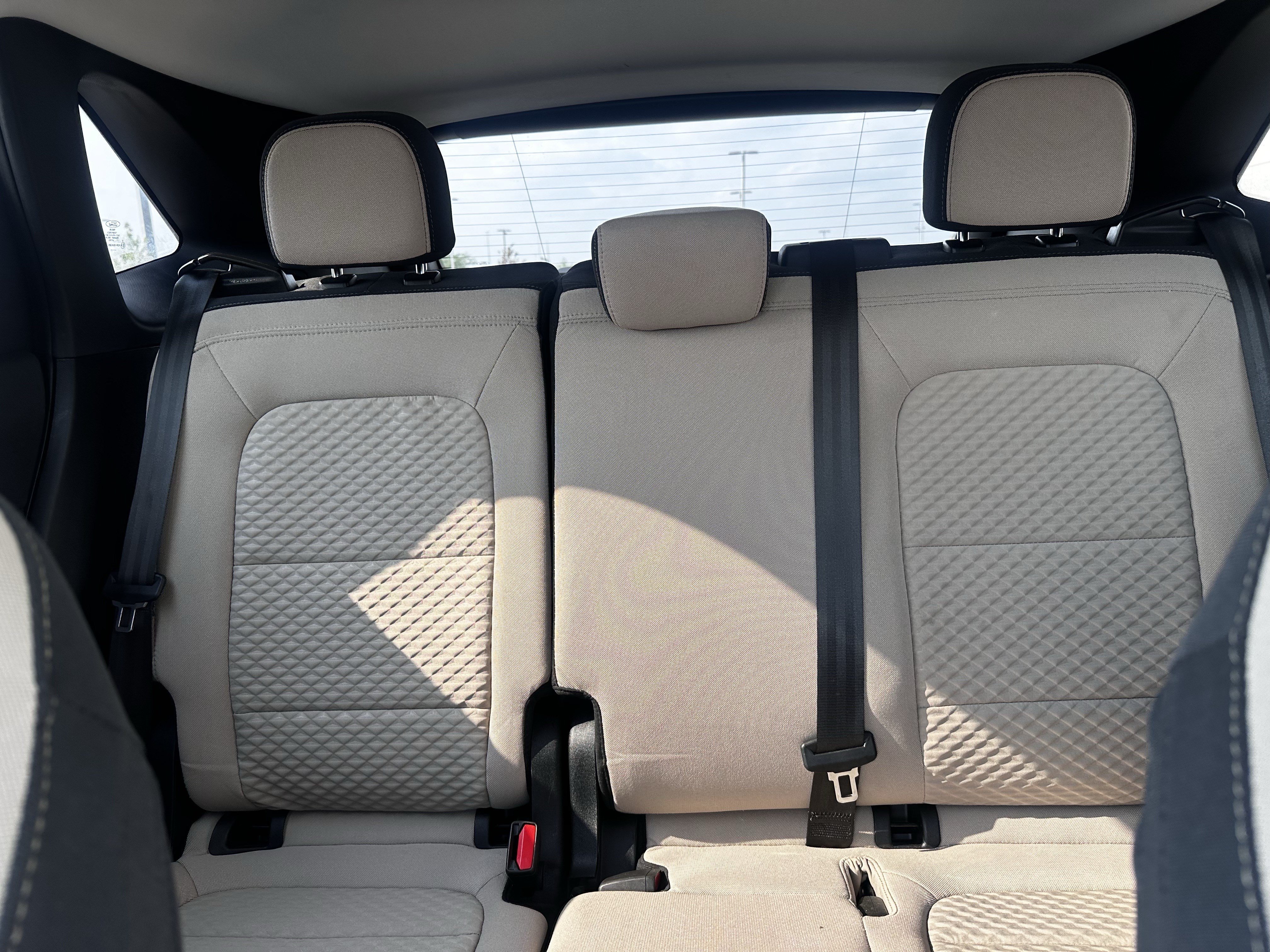 Certified Used 2021 Oxford White Ford SE image 13