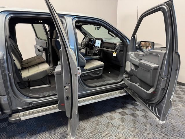 New 2026 Carbonized Gray Metallic Ford XLT image 22