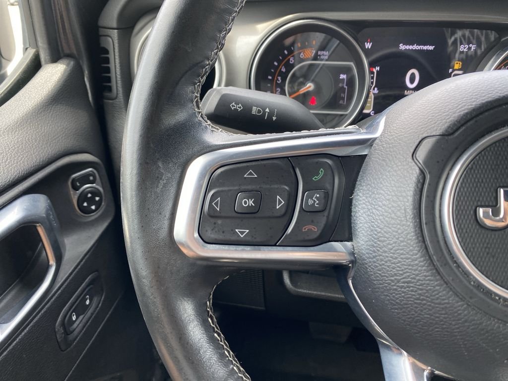 Used 2022 Granite Crystal Metallic Clearcoat Jeep Unlimited Sahara image 22