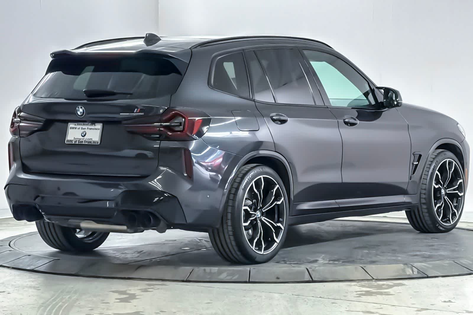 Used 2022 Dark Graphite Metallic BMW  image 2