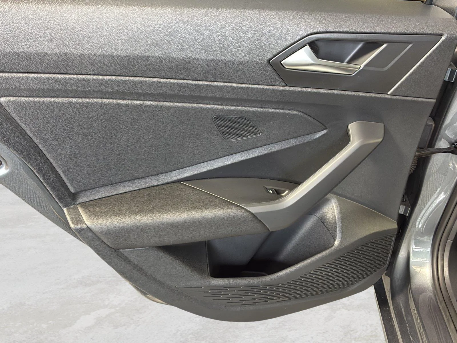 Used 2019 Platinum Gray Metallic Volkswagen R-Line image 15