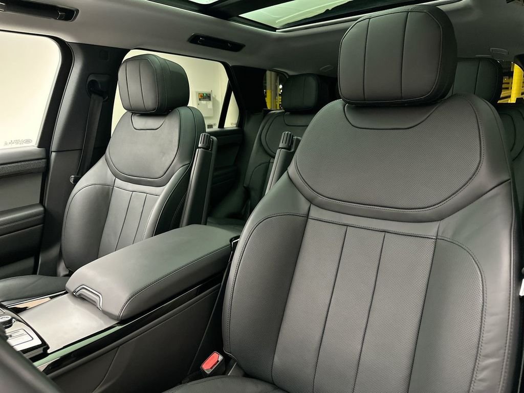Used 2023 Santorini Black Metallic Land Rover SE image 22