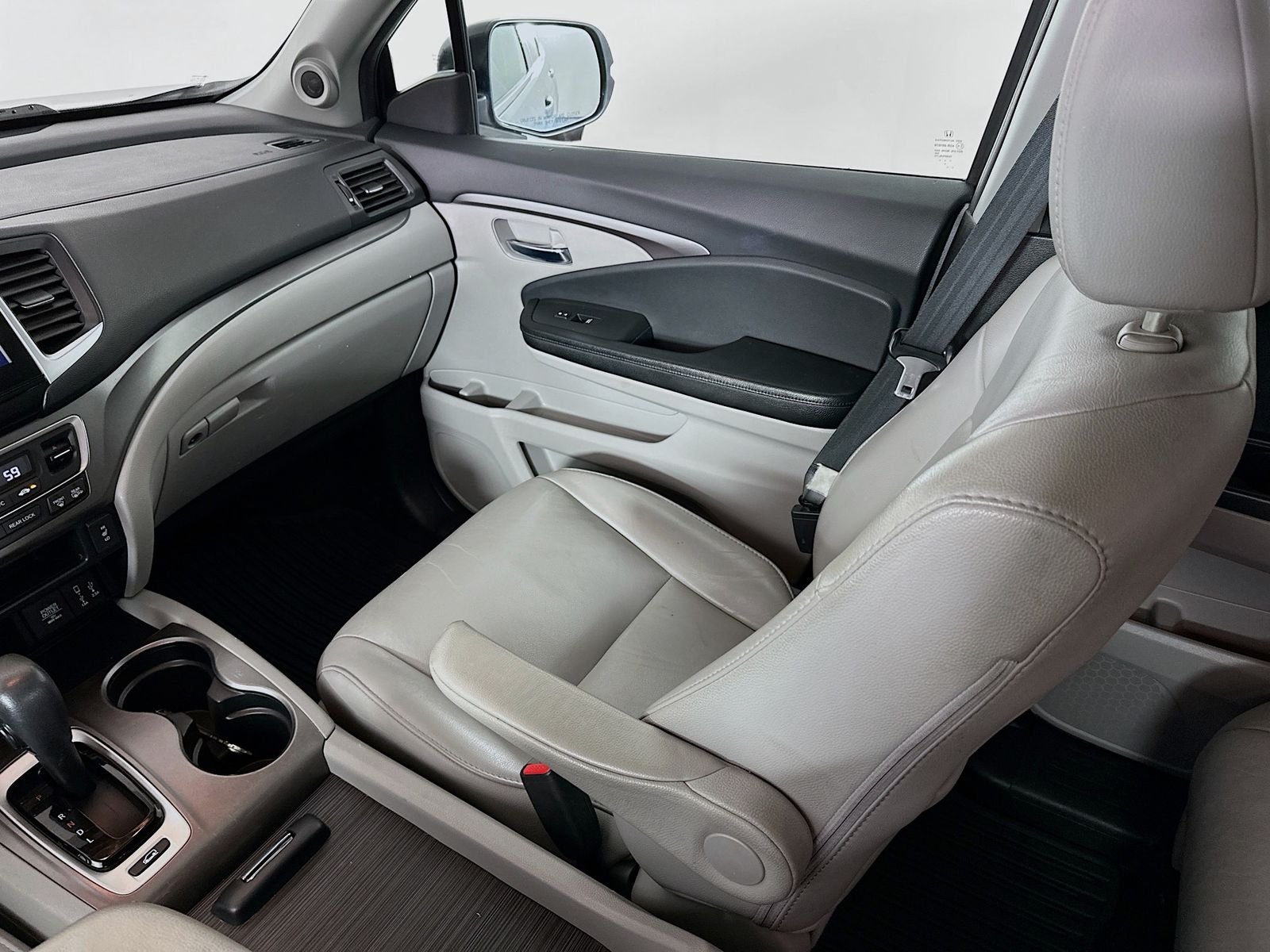 Used 2017 Lunar Silver Metallic Honda EX-L image 23