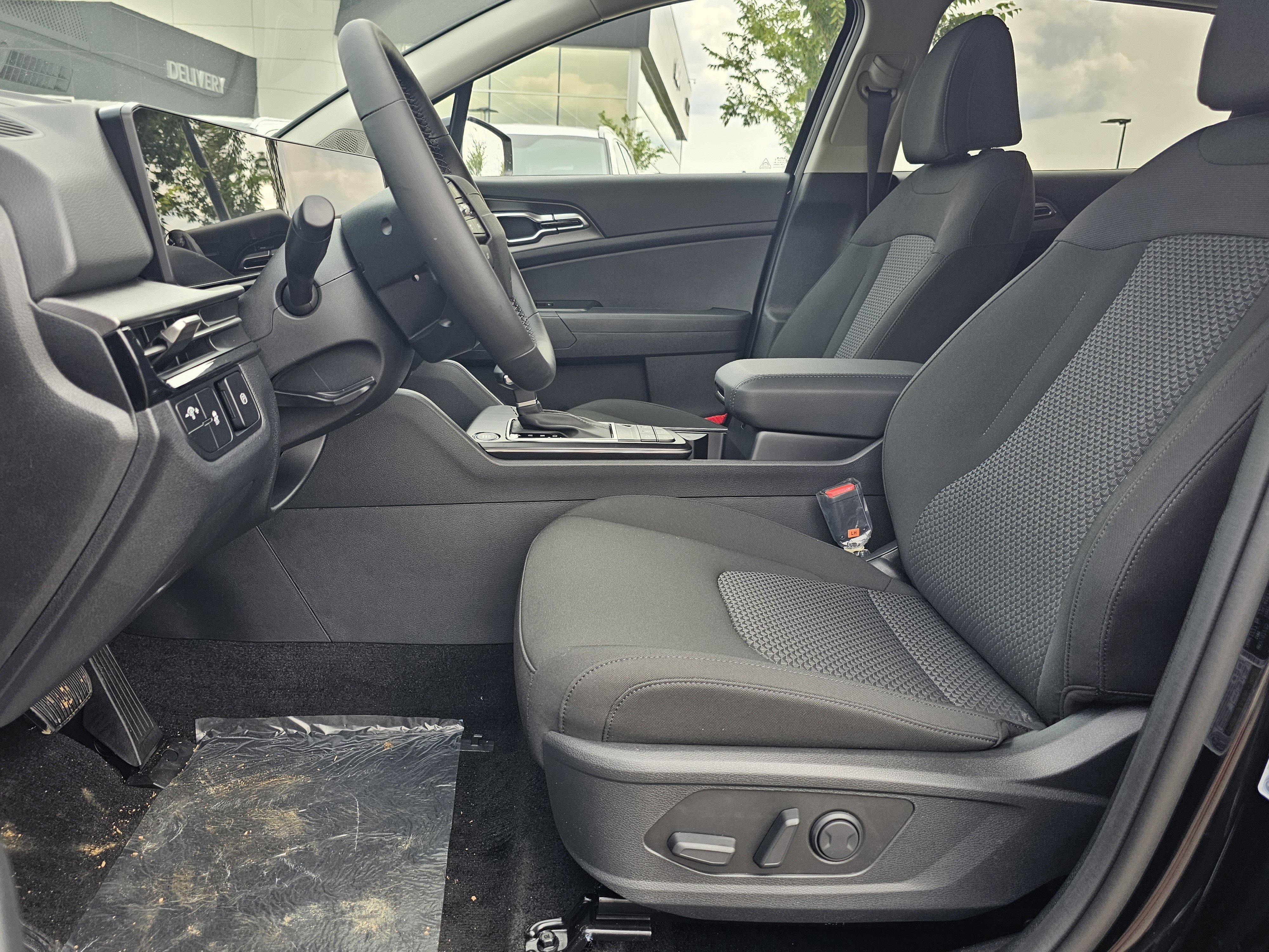 2026 Kia Sportage LX - Photo 11