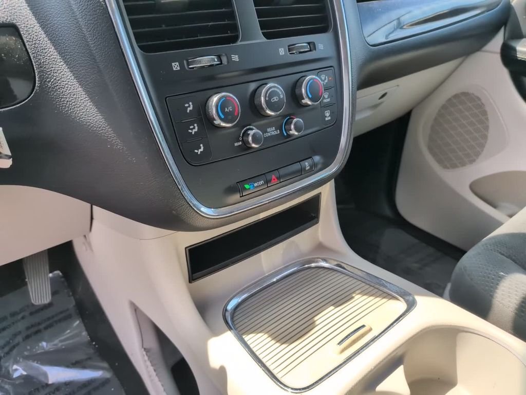 2016 Dodge Grand Caravan SXT - Photo 24