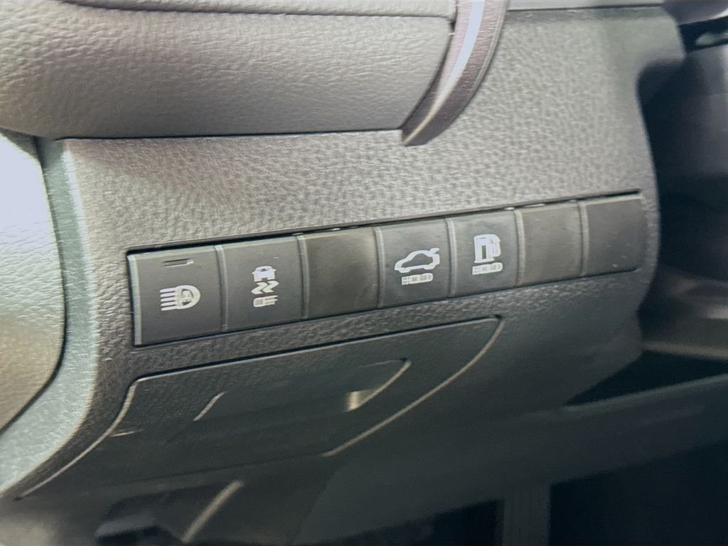 Used 2023 Ice Cap Toyota SE image 10