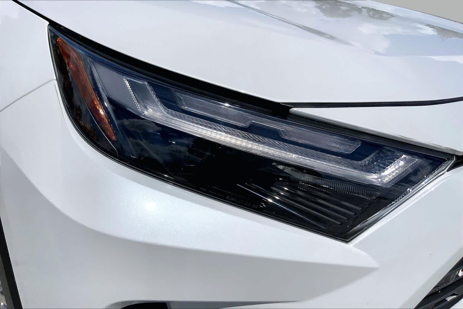 Used 2024 Wind Chill Pearl Toyota Limited image 27