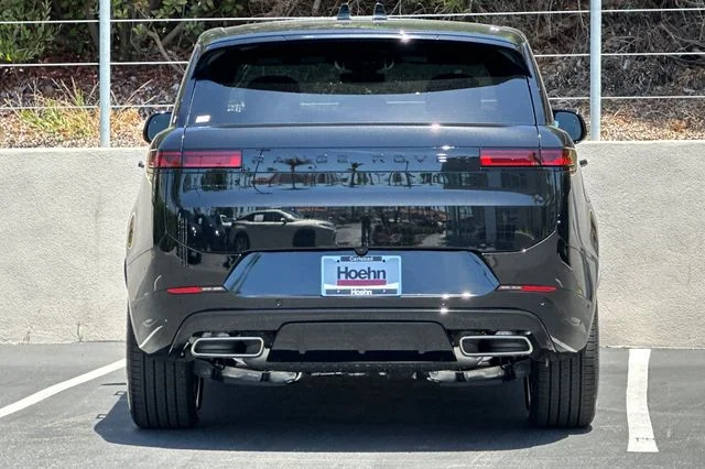 New 2026 Santorini Black Land Rover Dynamic SE image 4