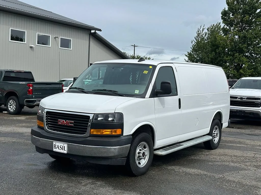 Used 2025 Summit White GMC Work Van image 7