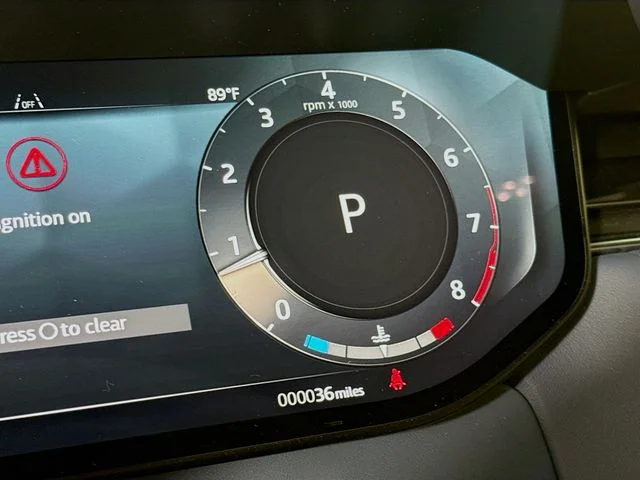 New 2026 Ostuni Pearl Wht Prem Met Land Rover SV image 13