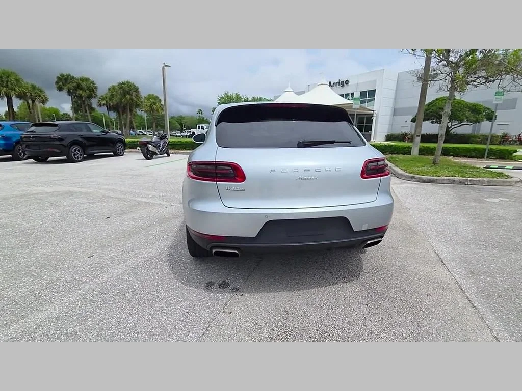 Used 2018 Silver Porsche  image 42