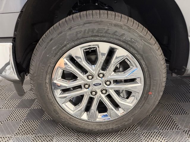 New 2026 Carbonized Gray Metallic Ford XLT image 42