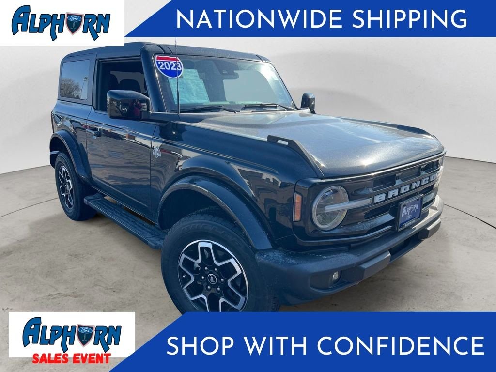 2023 Ford Bronco Outer Banks 4WD 2-door's photo