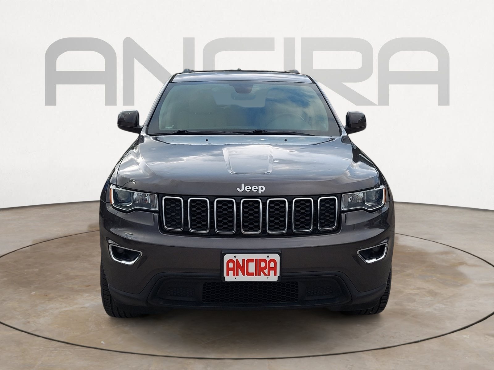 Used 2019 Granite Crystal Metallic Clearcoat Jeep Laredo E image 5