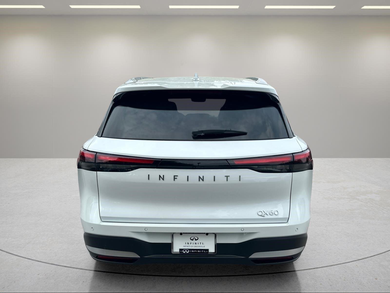 New 2027 RADIANT WHITE INFINITI Luxe FWD image 4
