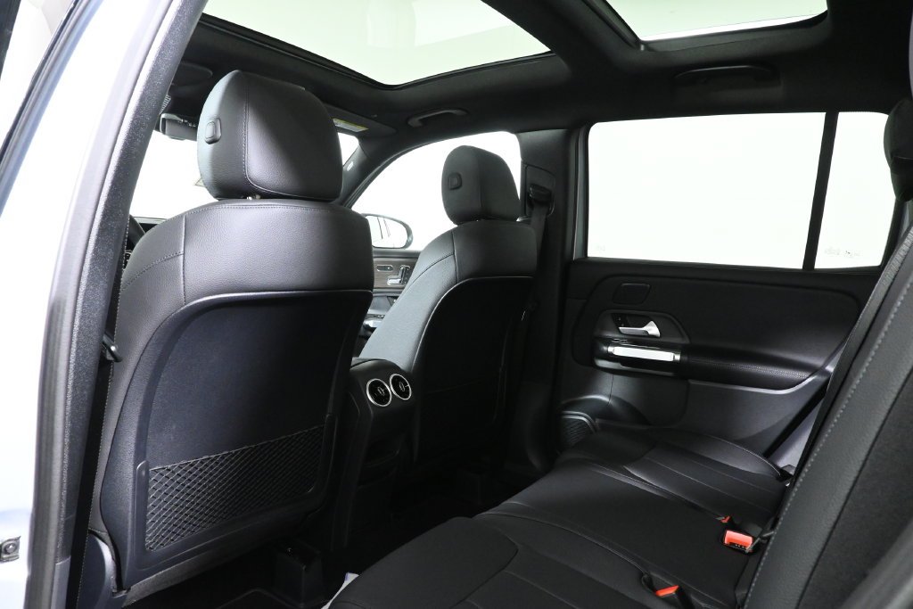 New 2026 Cirrus Silver Metallic Mercedes-Benz GLB 250 image 27
