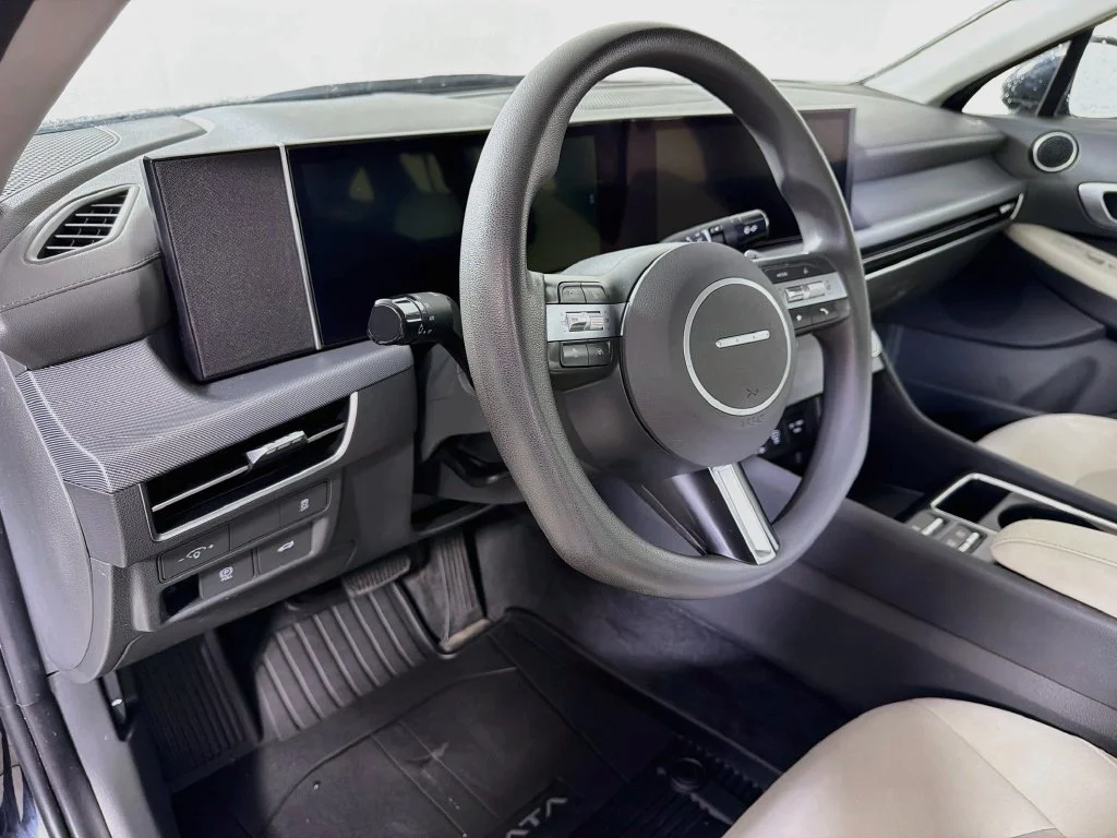 Used 2024 Black Hyundai SEL image 10