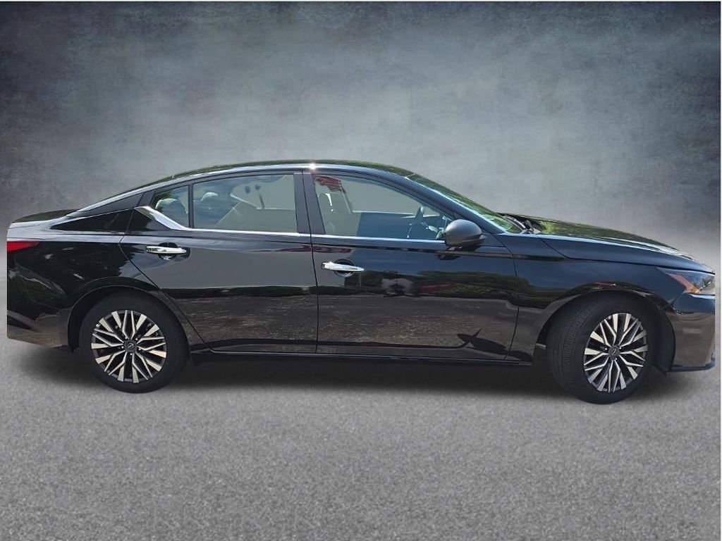 Used 2025 Black Nissan 2.5 SV image 10