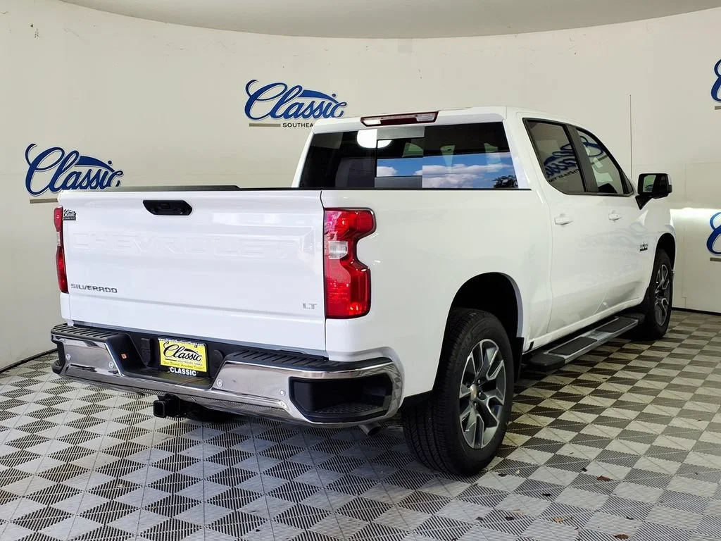 New 2026 Summit White Chevrolet LT image 6