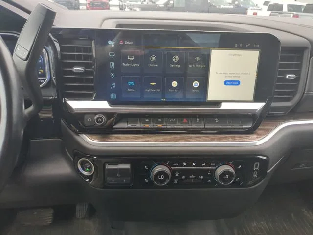 Used 2022 Summit White Chevrolet RST image 21