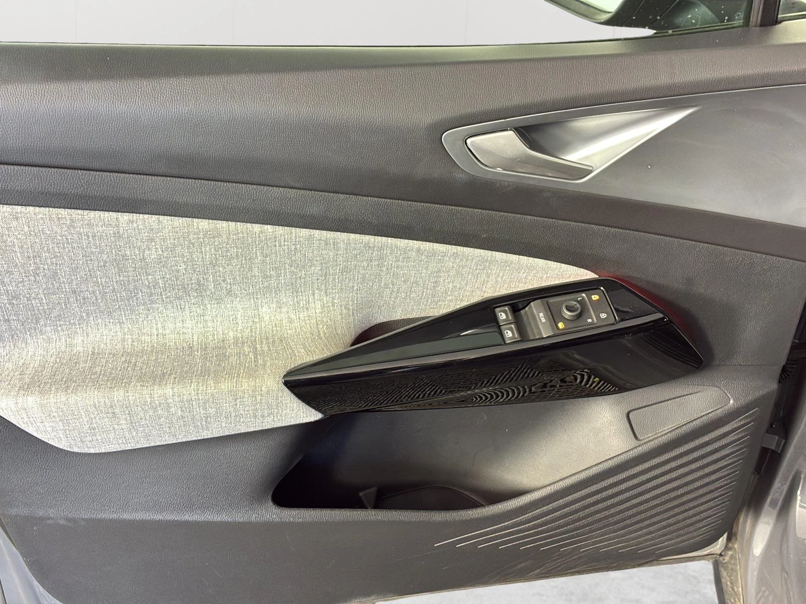 Used 2023 Pure Gray Volkswagen Pro image 20
