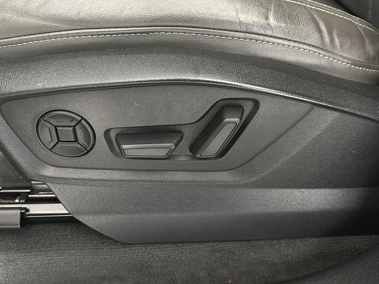 Used 2019 Daytona Gray Pearl Effect Audi Prestige image 11