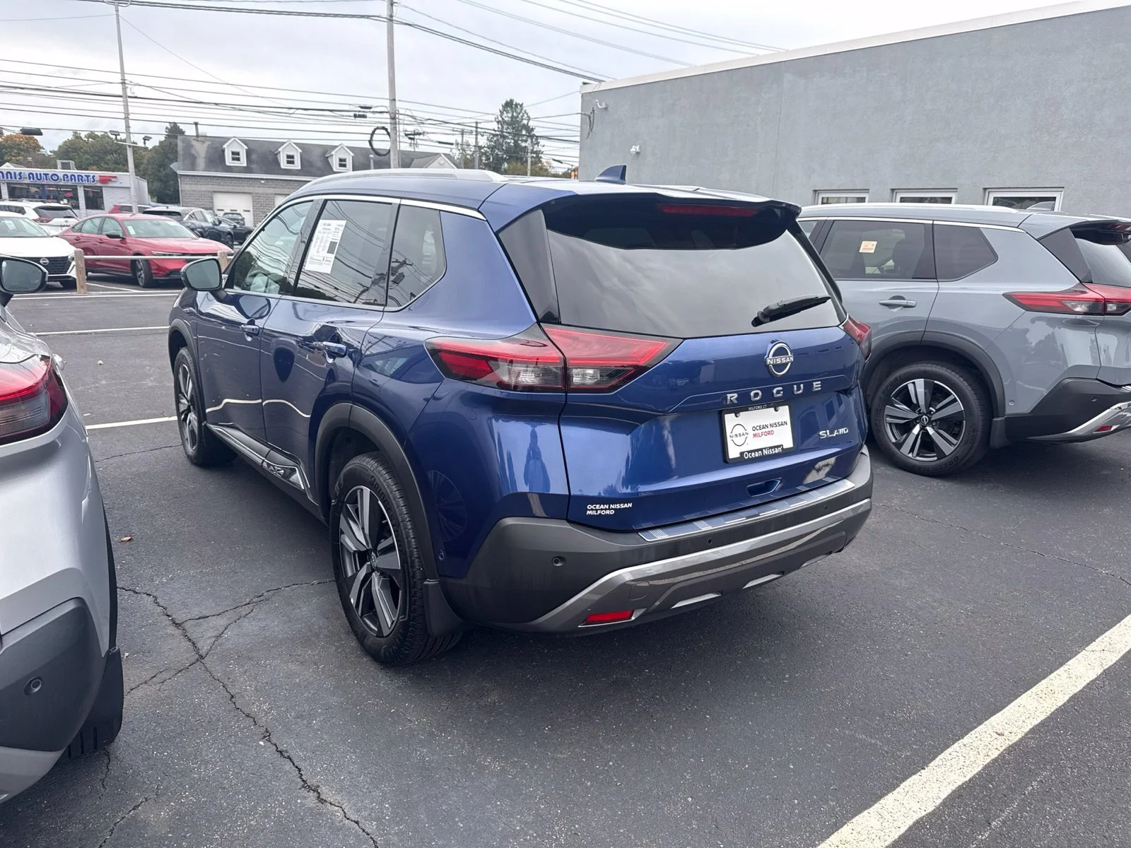 Certified Used 2022 Caspian Blue Metallic Nissan SL image 2
